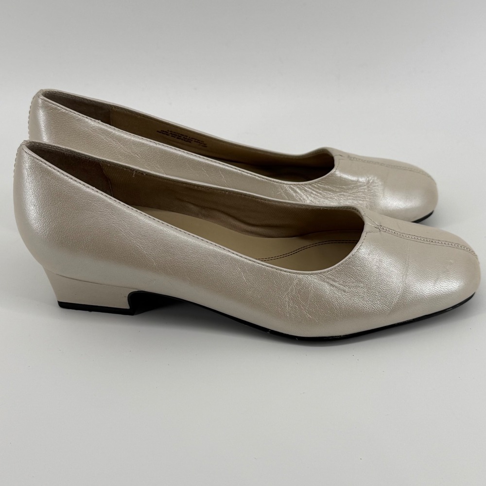 Vintage Trotters Womens Pearlized Leather Low Block Heel Pumps Champagne Size 7W
